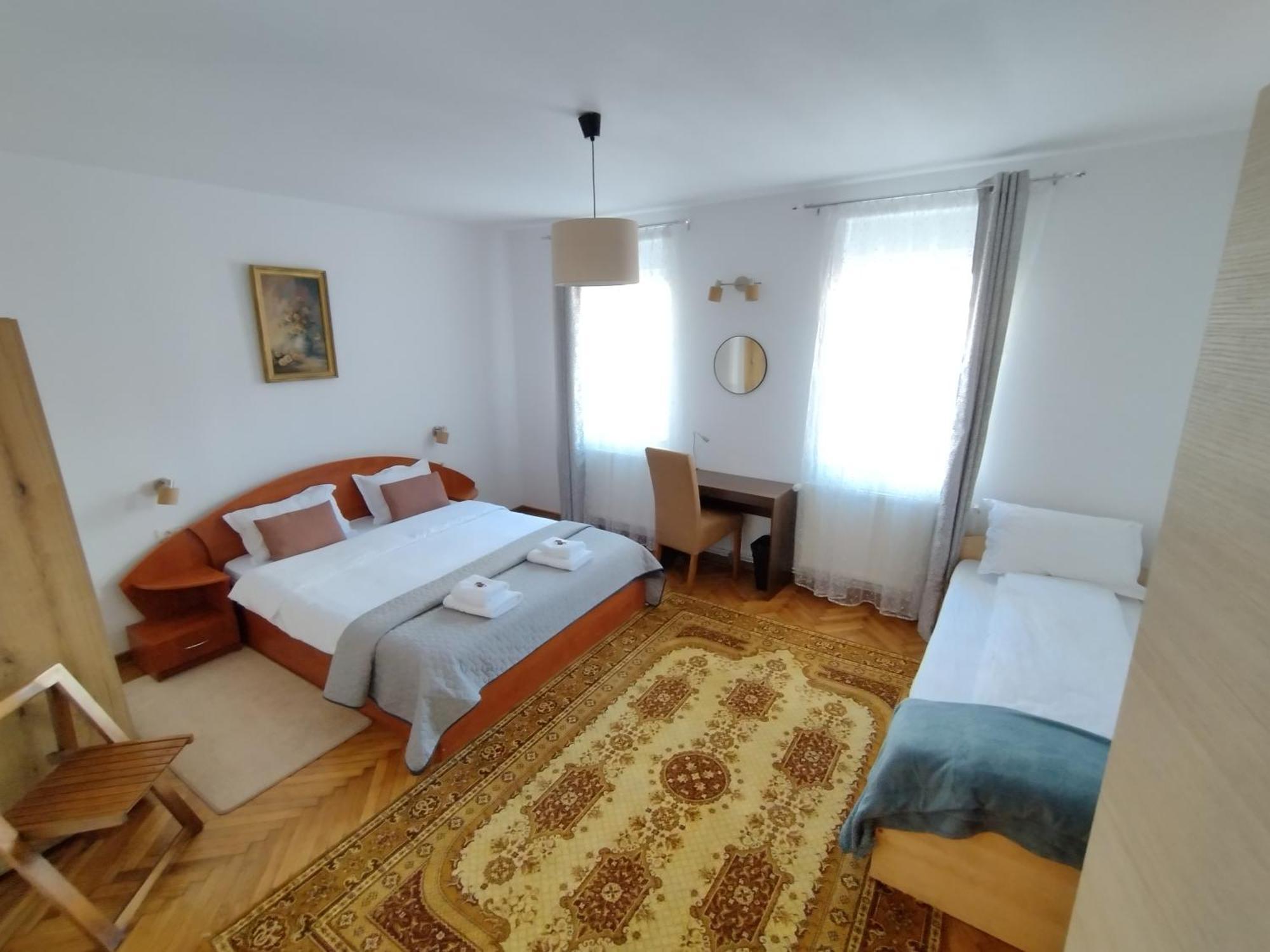 Friends - Station - Self Check-in Apartment Brașov